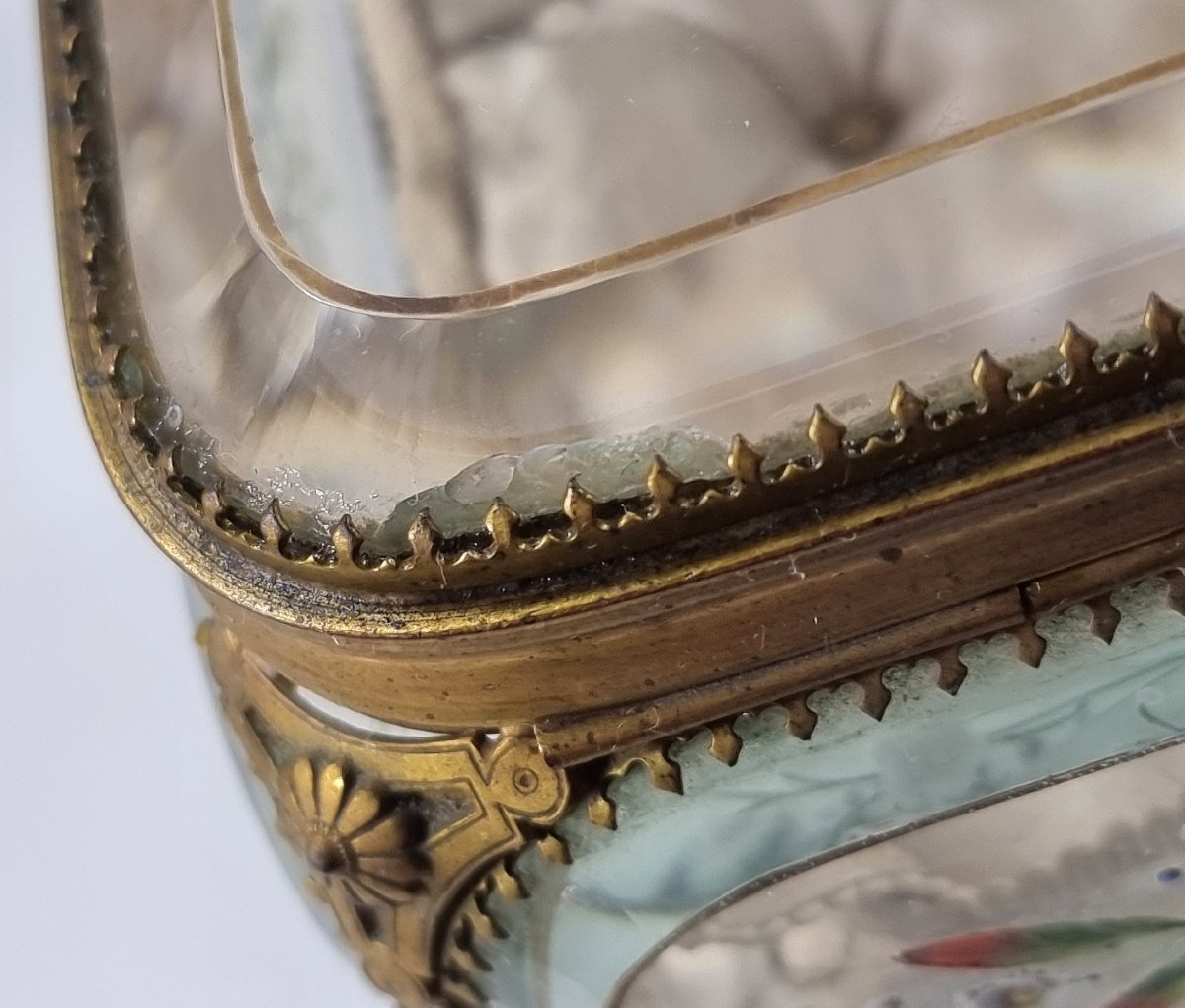 Grand coffret à bijoux français Napoléon III en verre peint et laiton doré – vers 1870-1890-photo-8