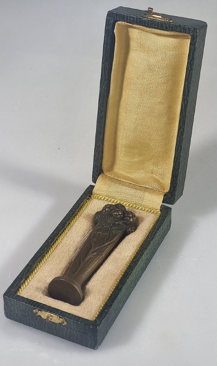 Antique French Bronze Seal Signed "m. Bertin" In Its Original Case – Circa 1910–1925
