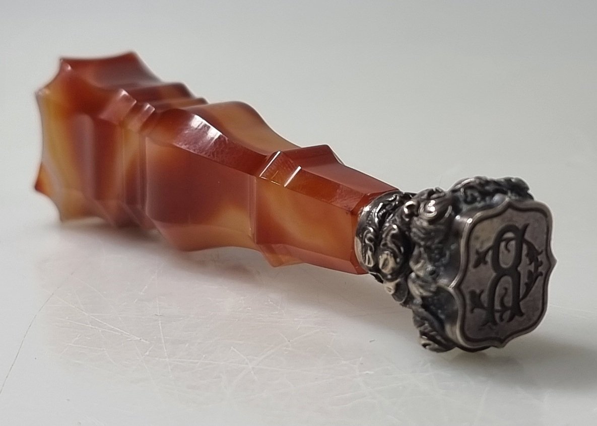 Cachet ancien français en agate et argent – Monogramme C.R.