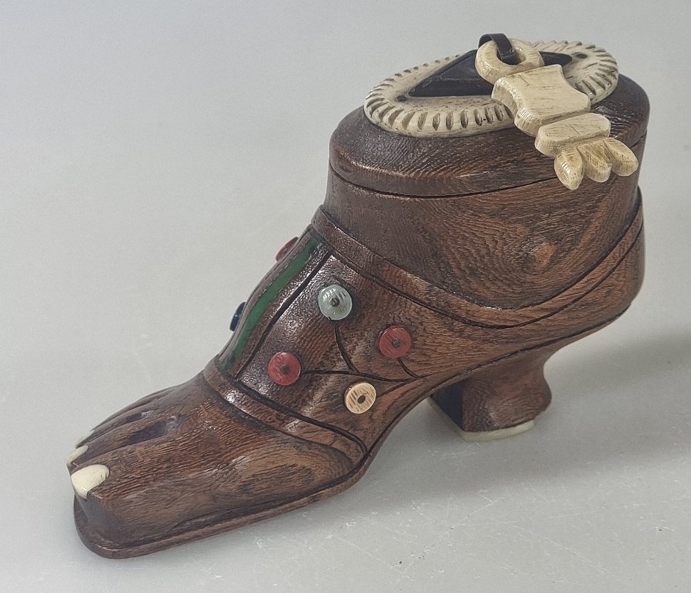 Tabatière et boîte à dés ancienne en bois en forme de chaussure – incrustations d’os – XIXe siè-photo-2