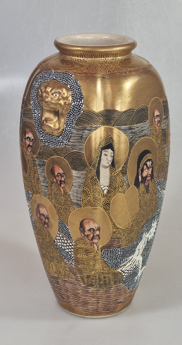 Vase japonais Satsuma à décor « Mille visages » – Hododa, vers 1890–1910