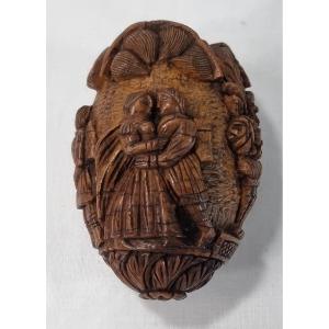 Antique French Finely Carved Coconut Snuffbox – Wedding Scene – Early 19th Century