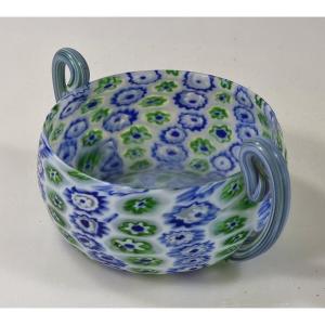 Coupe ancienne de Murano en millefiori à deux anses – Attribuée à Fratelli Toso, vers 1900–1925