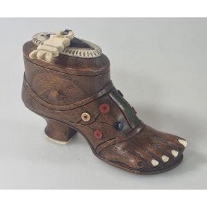 Antique Wooden Snuffbox And Dice Box Shaped Like A Shoe – Bone Inlays – 19th Century