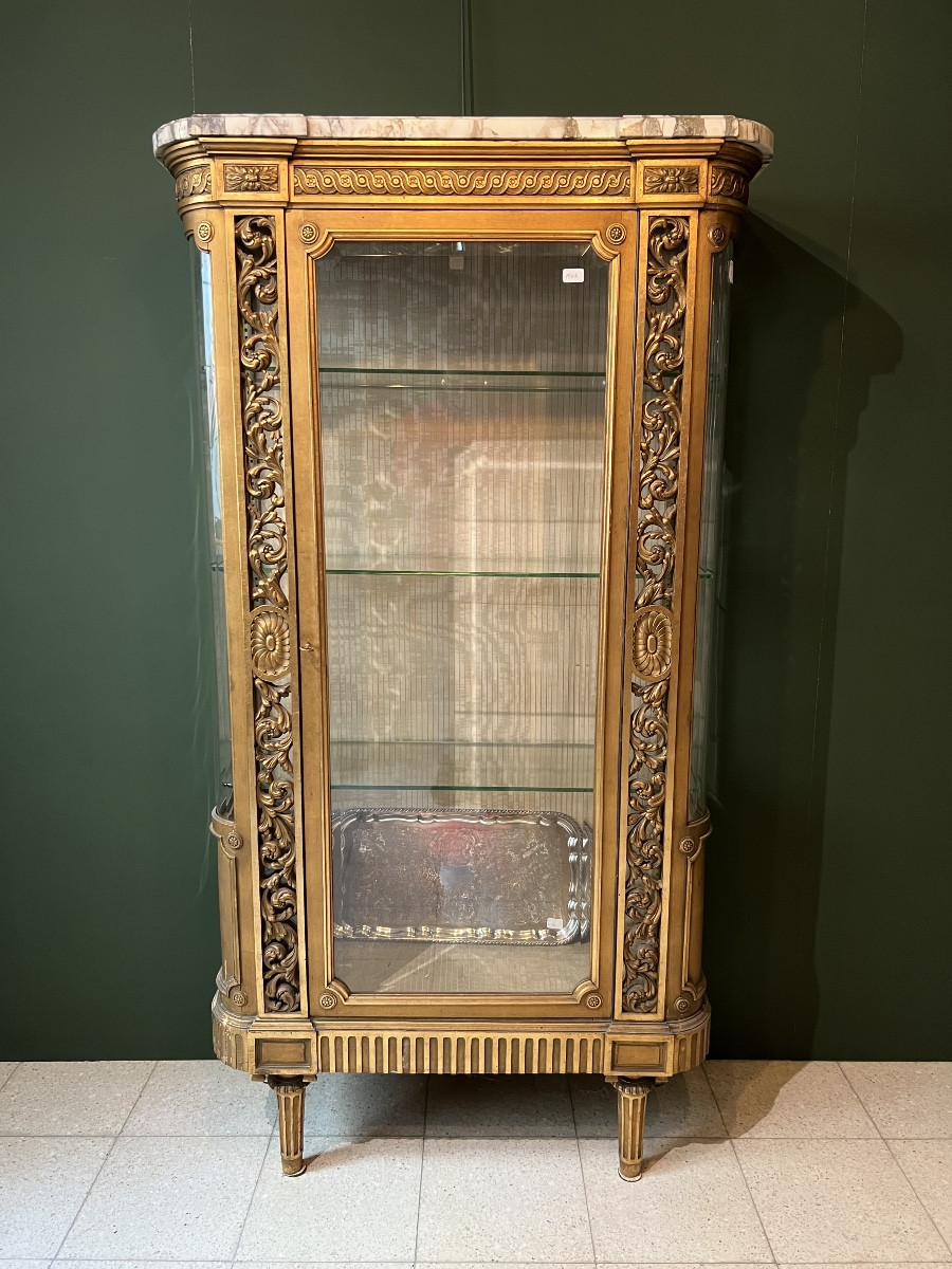 Vitrine En Bois Doré De Style Louis XVI