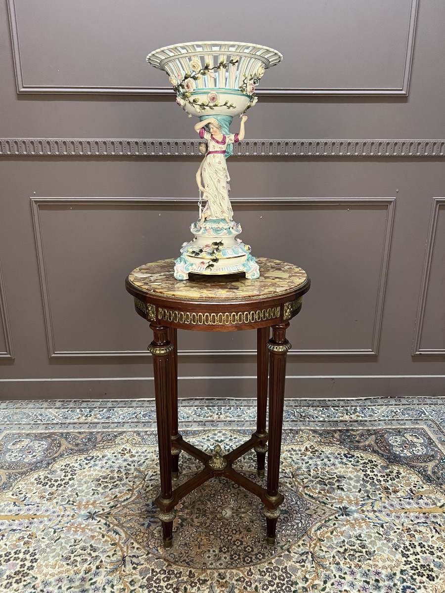 Petite table de salon de style Louis XVI