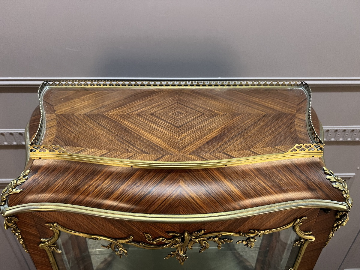 Élégante vitrine de style Louis XV, signé Paul Sormani-photo-4