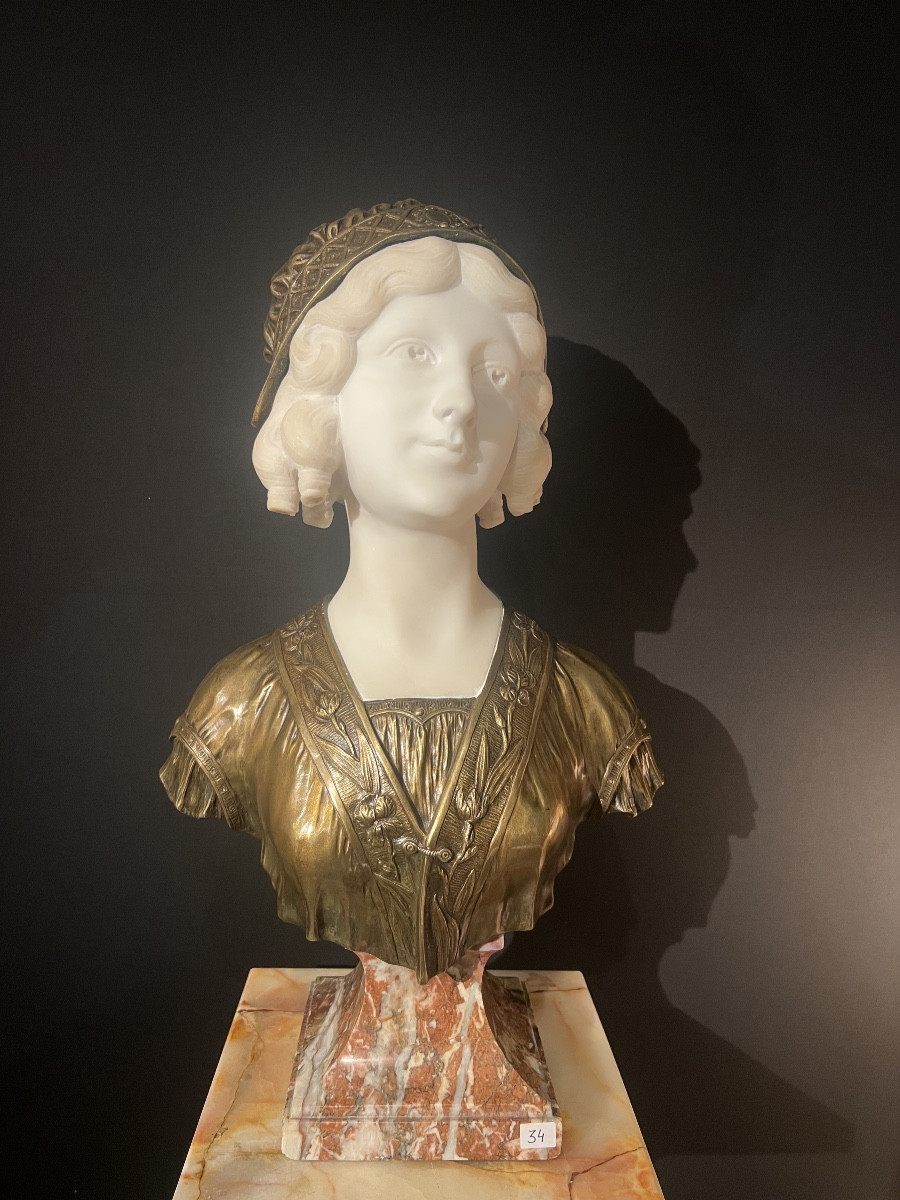 Buste en marbre et bronze signée R. Febrari