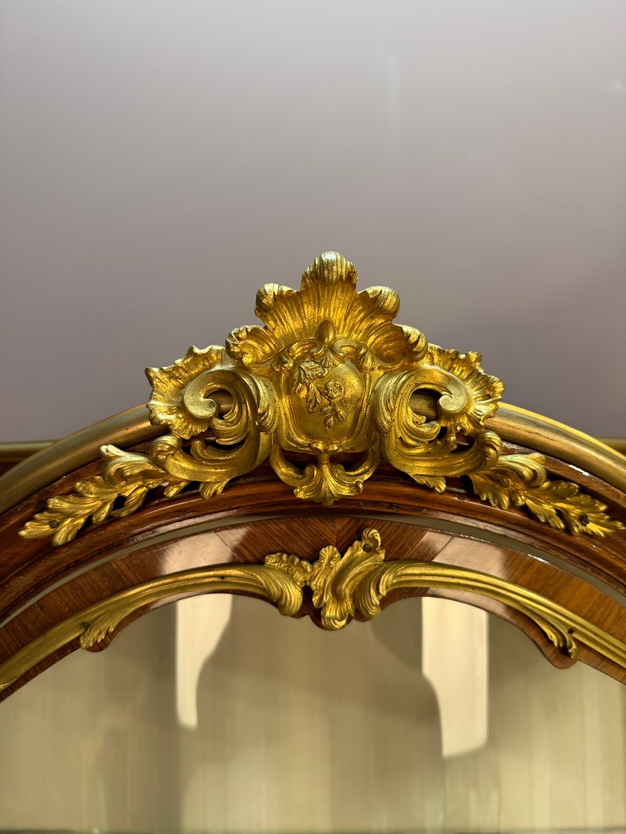 Vitrine de style Louis XV en laque de chine, estampillé Millet à Paris-photo-2