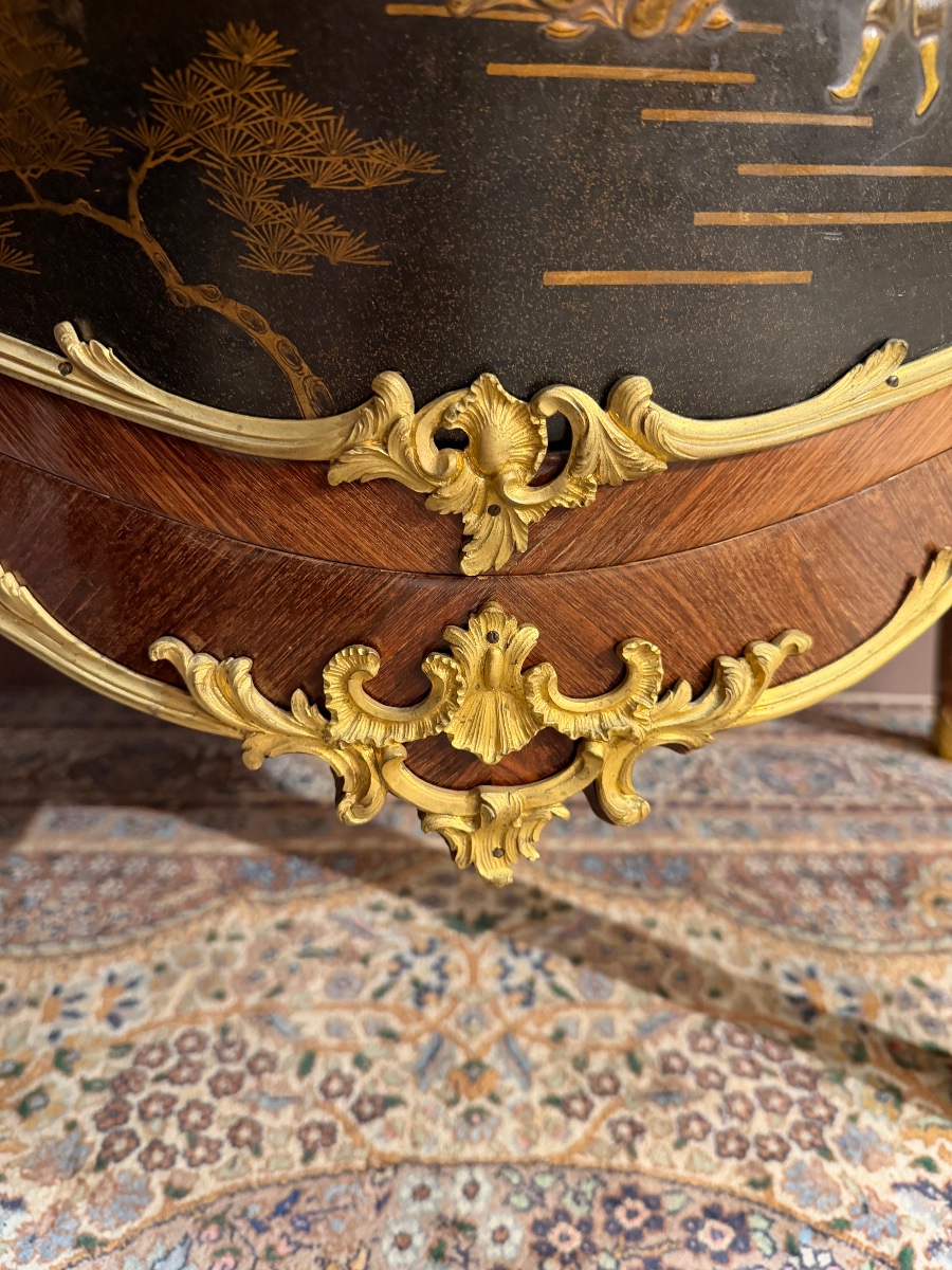Vitrine de style Louis XV en laque de chine, estampillé Millet à Paris-photo-4