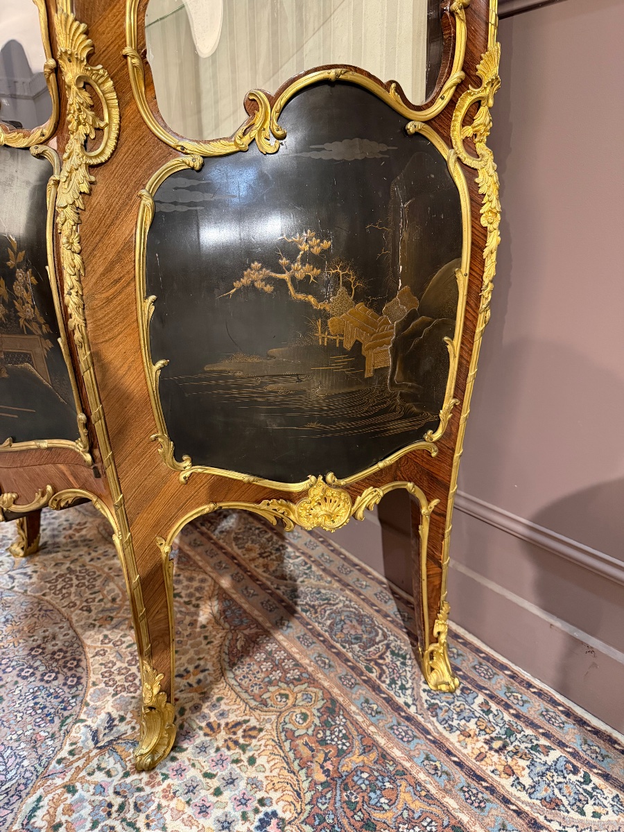 Vitrine de style Louis XV en laque de chine, estampillé Millet à Paris-photo-6