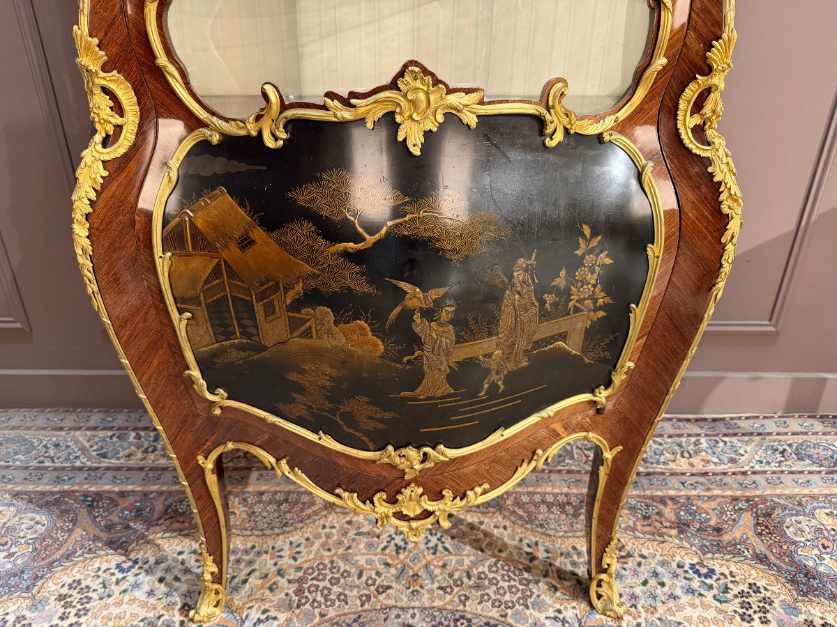 Vitrine de style Louis XV en laque de chine, estampillé Millet à Paris-photo-7
