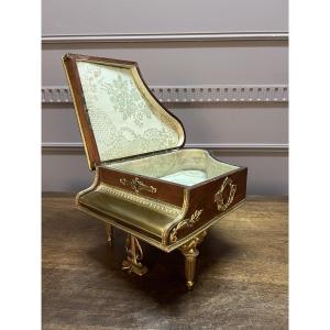 Boite à bijoux en forme de piano à queue, fin XIXème