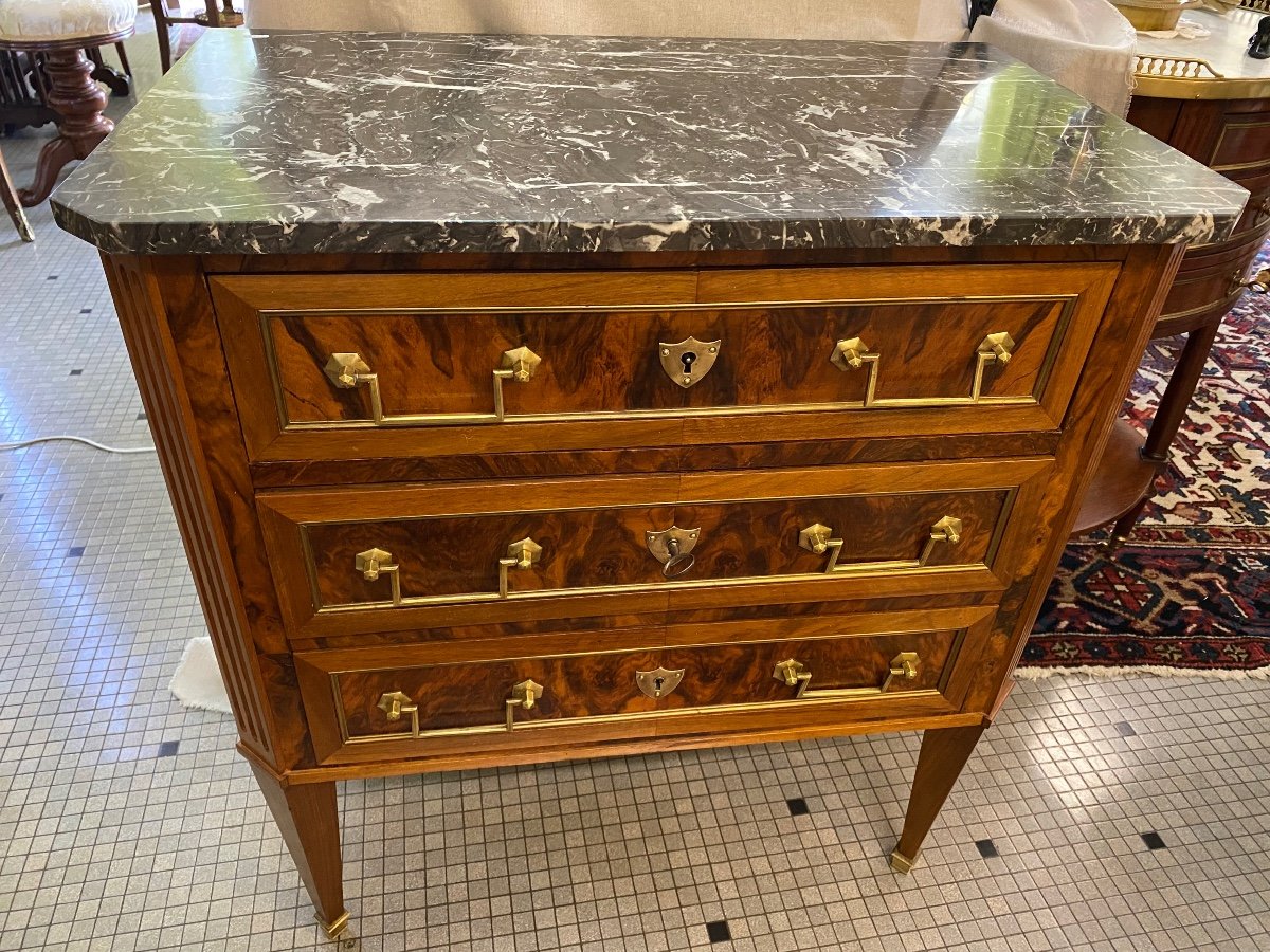 Petite Et Jolie Commode Louis XVl