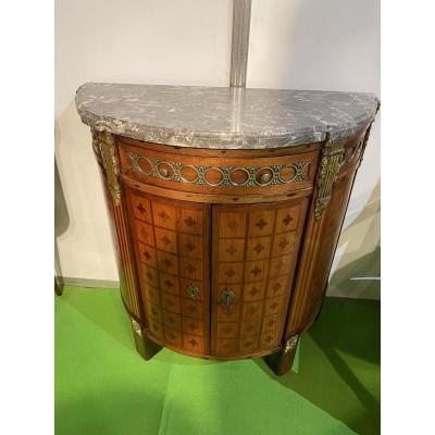 Ravissante Petite Commode Demi-lune