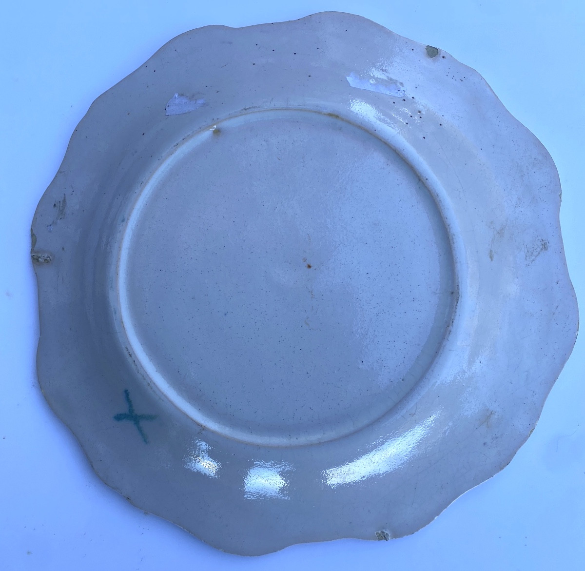 18th-century Faience Plate From Bordeaux With Asian Orientalist Decoration -photo-2