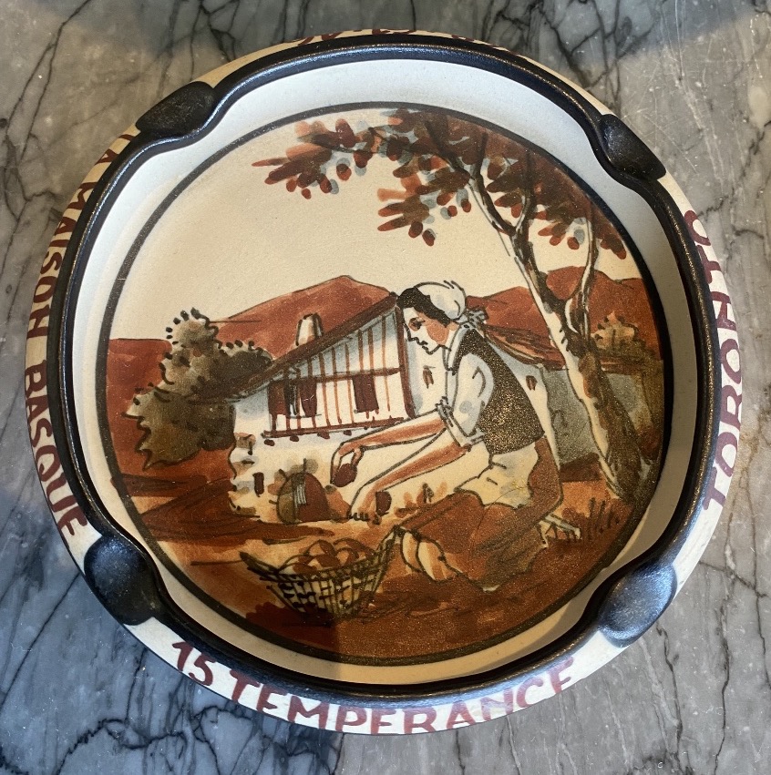2 cendriers+2 coupelle poterie de Ciboure RF Pays Basque Maison basque de Toronto Euskal Etxea 