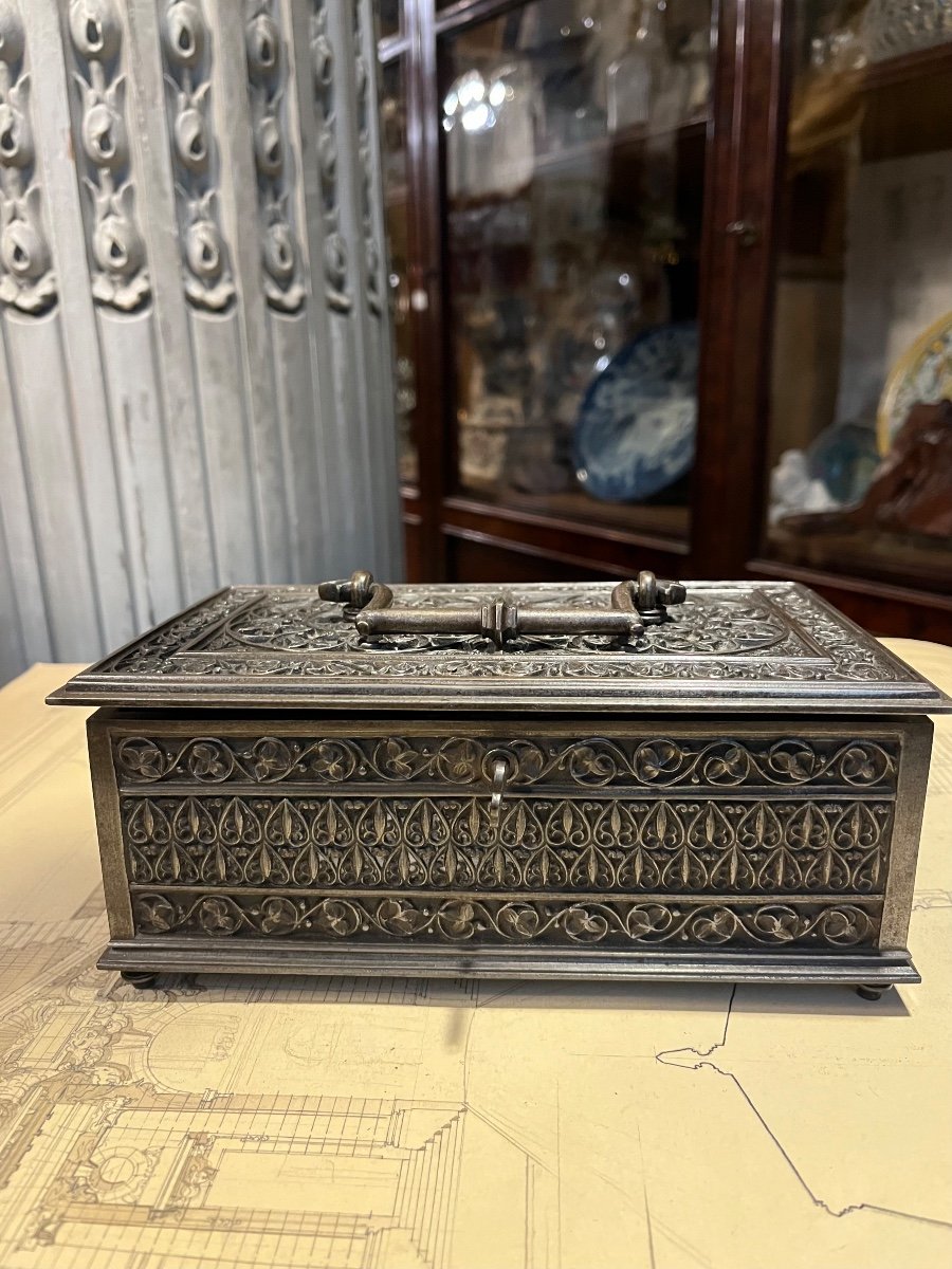 Neo-gothic Iron Box Of Troubadour Spirit.-photo-2