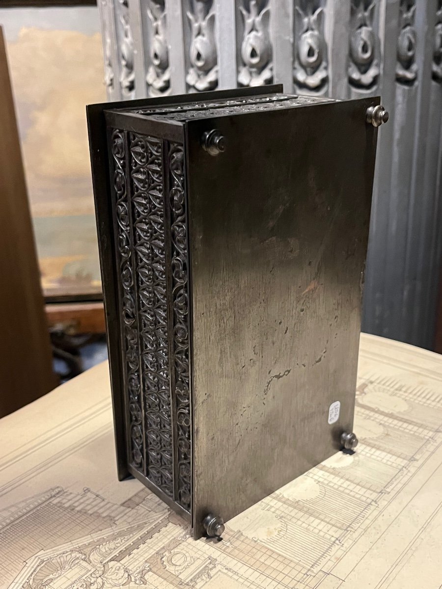 Neo-gothic Iron Box Of Troubadour Spirit.-photo-5