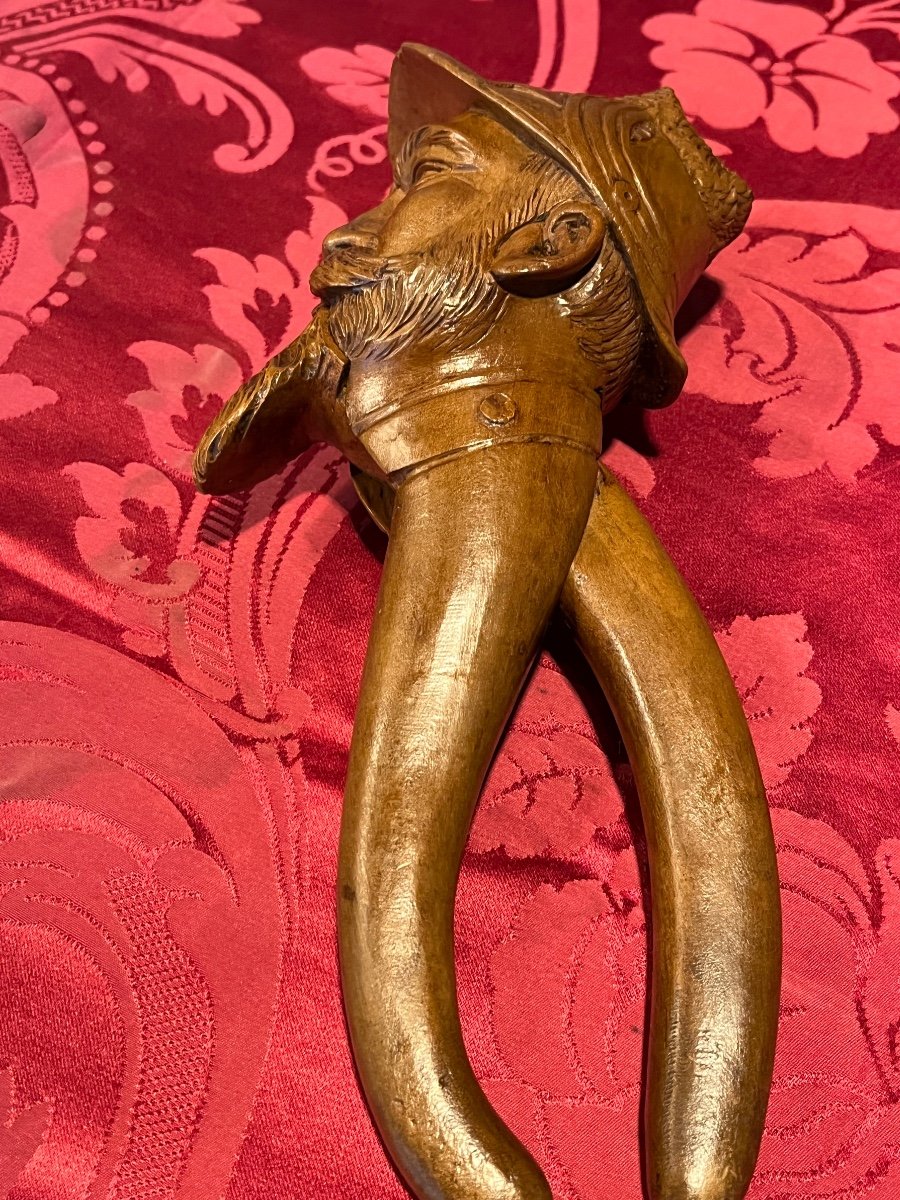 Art Populaire. Casse Noisette En Bois.-photo-2