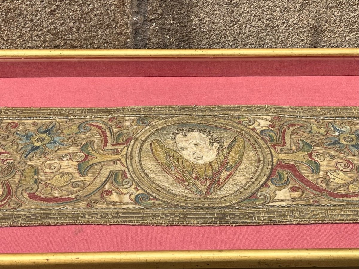Embroidery Depicting A Cherub's Head.-photo-7