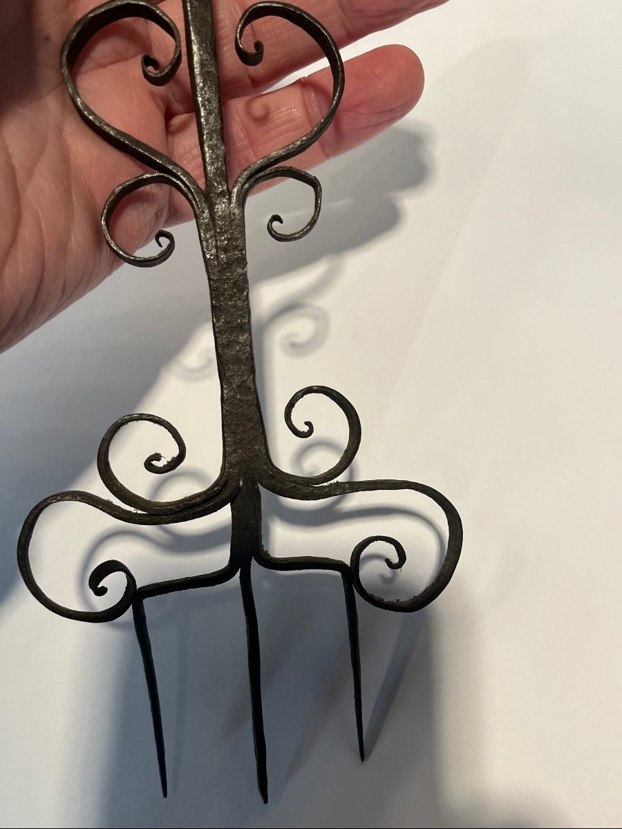 Wrought Iron Roast Fork.-photo-2