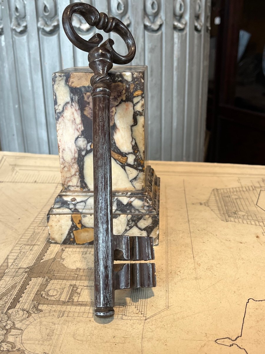 Grande Clé En Fer Forgé Hauteur 23cm.