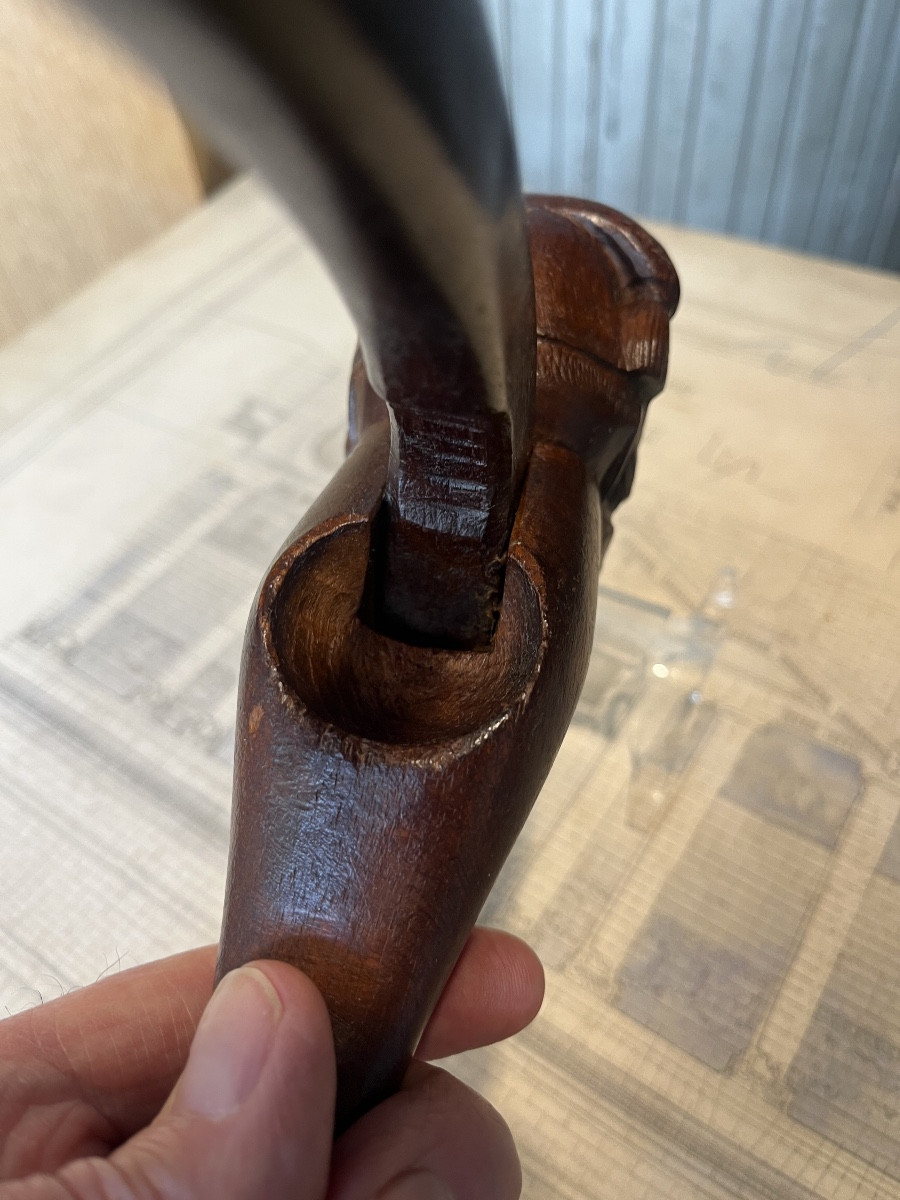 Casse noisette en bois sculpté .-photo-2