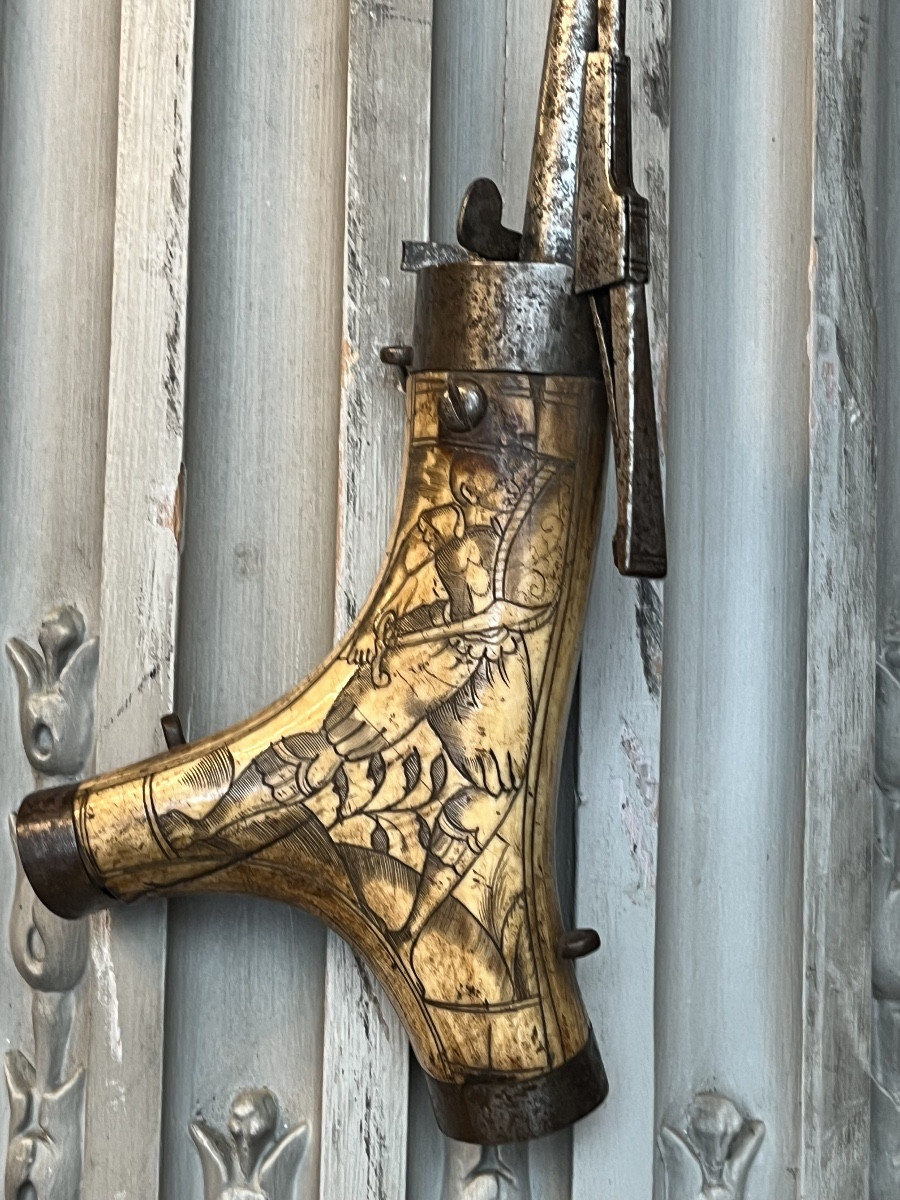 Engraved Deer Wood Powder Flask.-photo-2