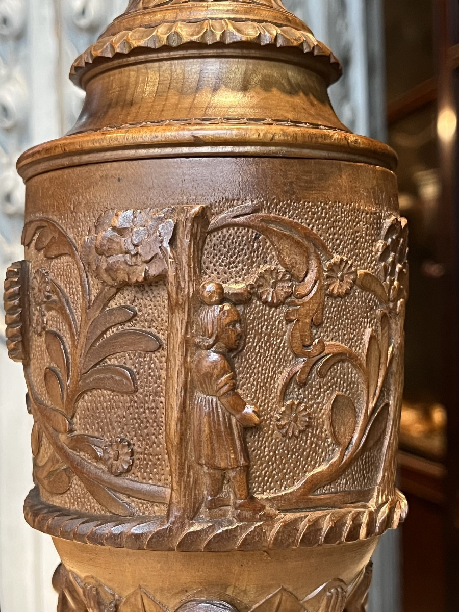 Coupe en bois résineux sculpté .Guillaume Tell.-photo-4