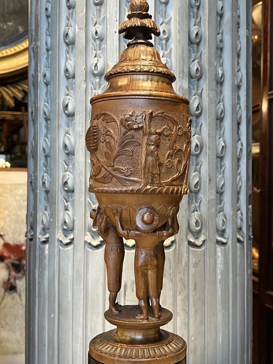 Coupe en bois résineux sculpté .Guillaume Tell.-photo-5