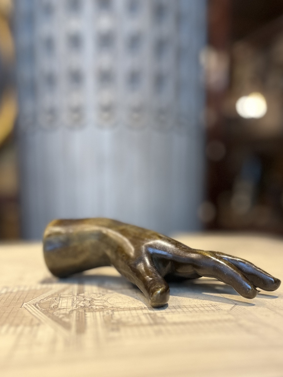 Main d’enfant en bronze .-photo-3