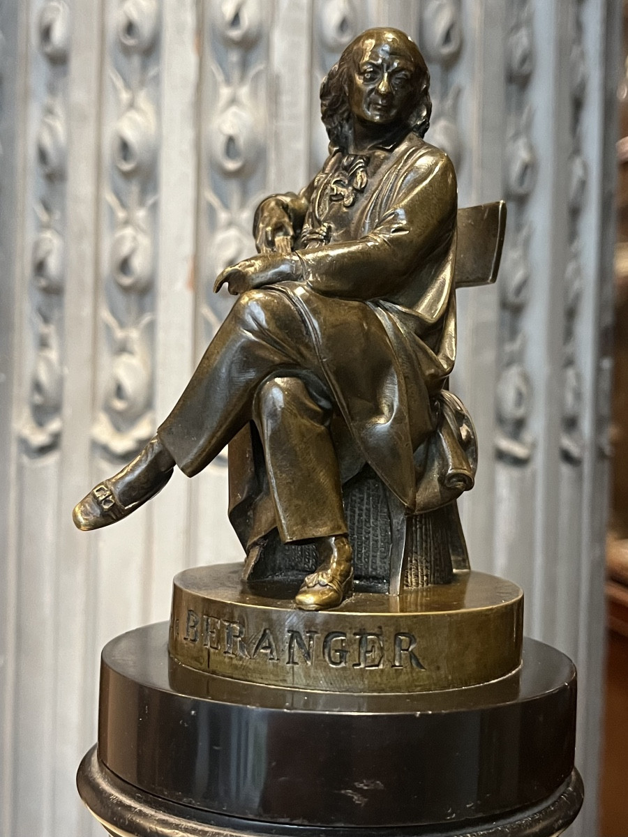 Bronze figurant Pierre Jean Beranger  . 