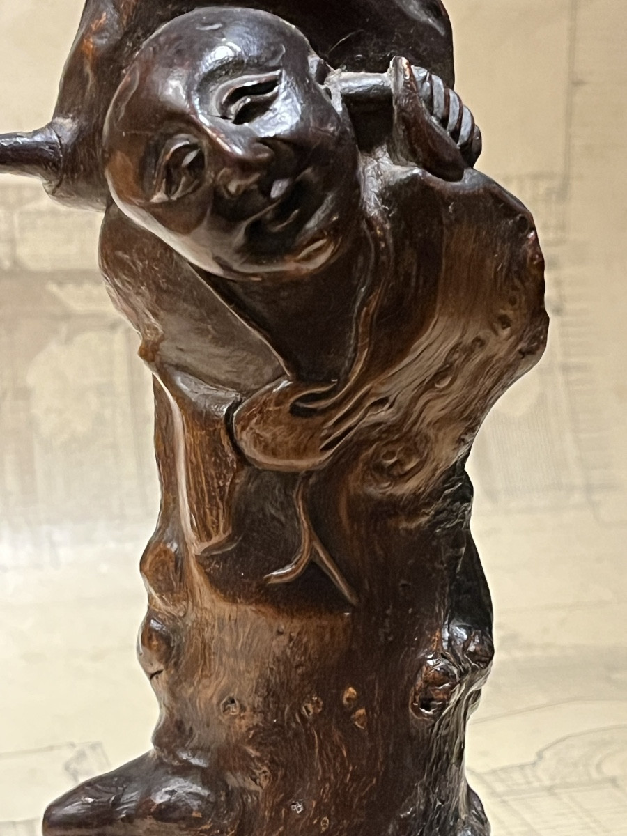 Racine d’arbre sculpté figurant un Chinois .-photo-3