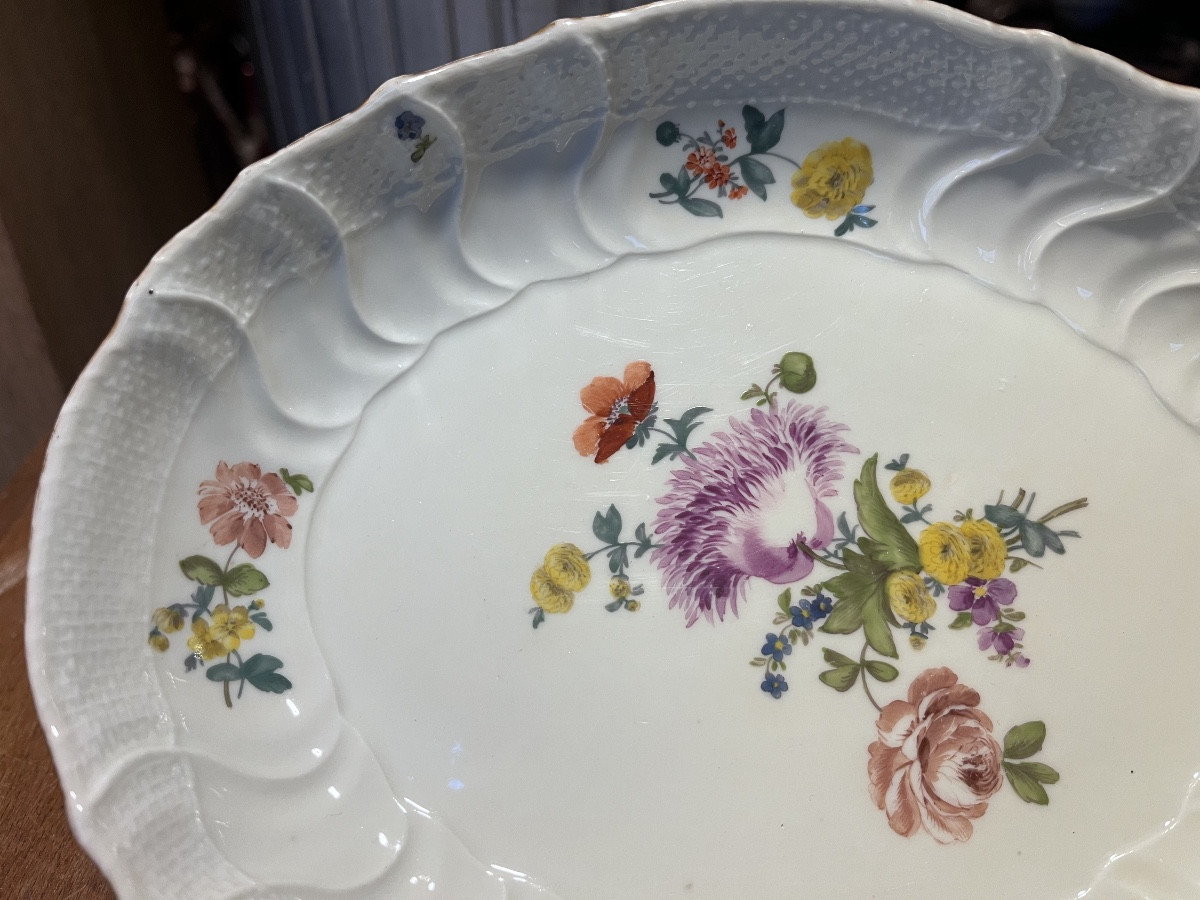 Plat ovale en porcelaine de Meissen -photo-1