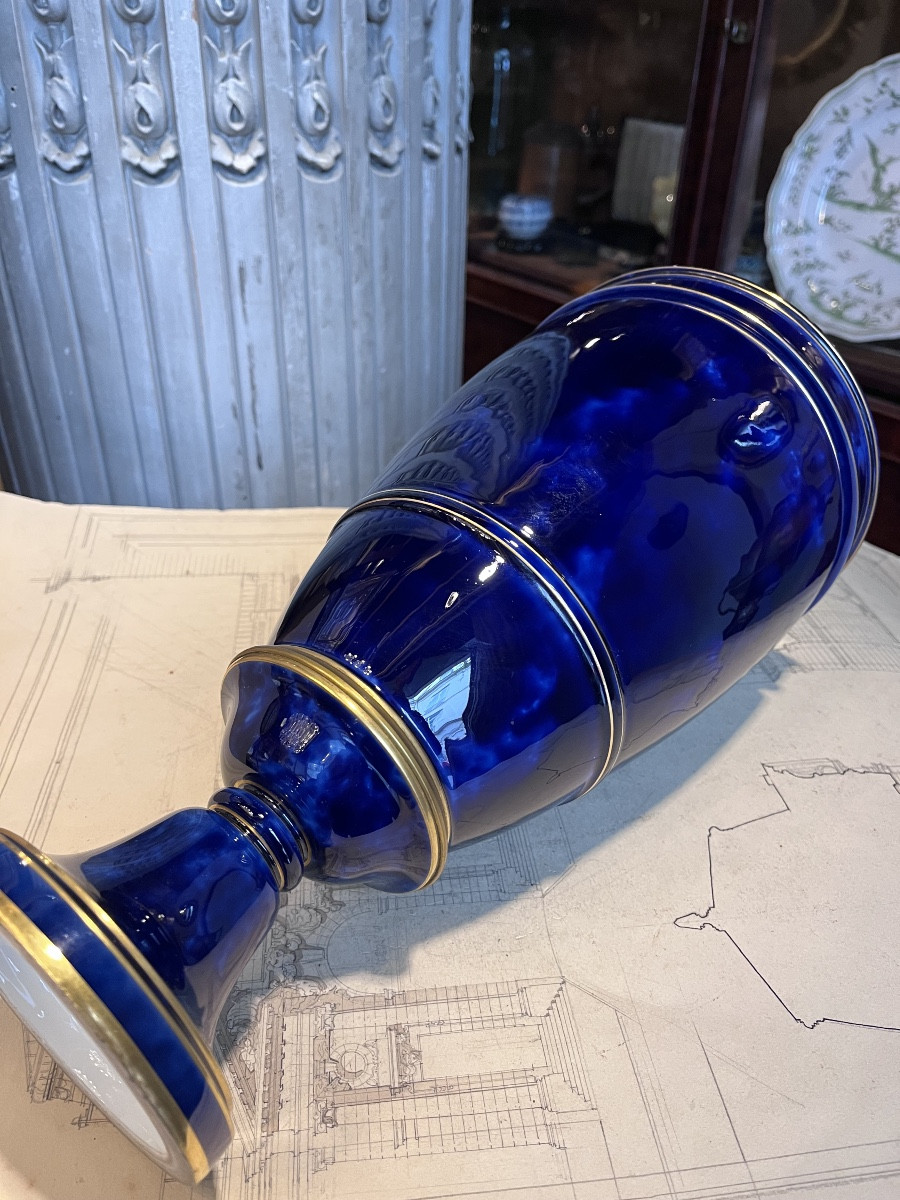 Sèvres  , vase de forme balustre .-photo-3