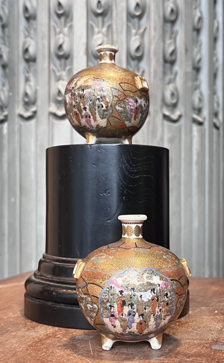 Satsuma .pair Of Ball-shaped Vases .