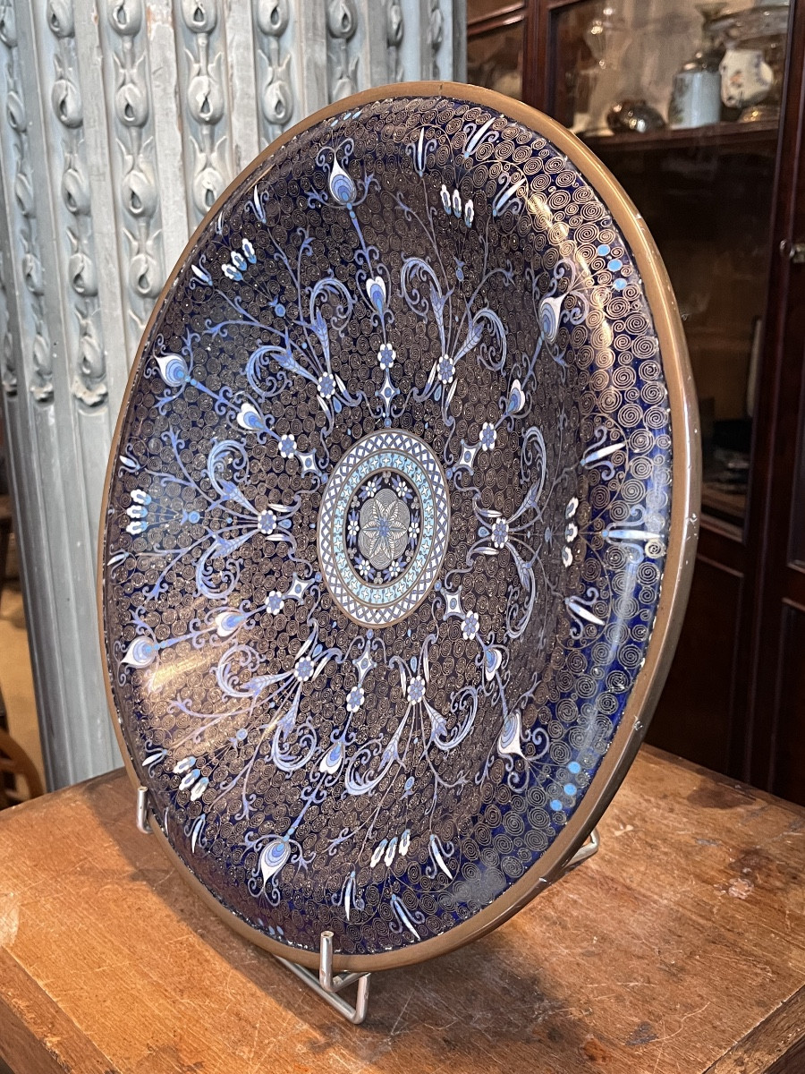 Large Deep Dish On Circular Pedestal.-photo-3