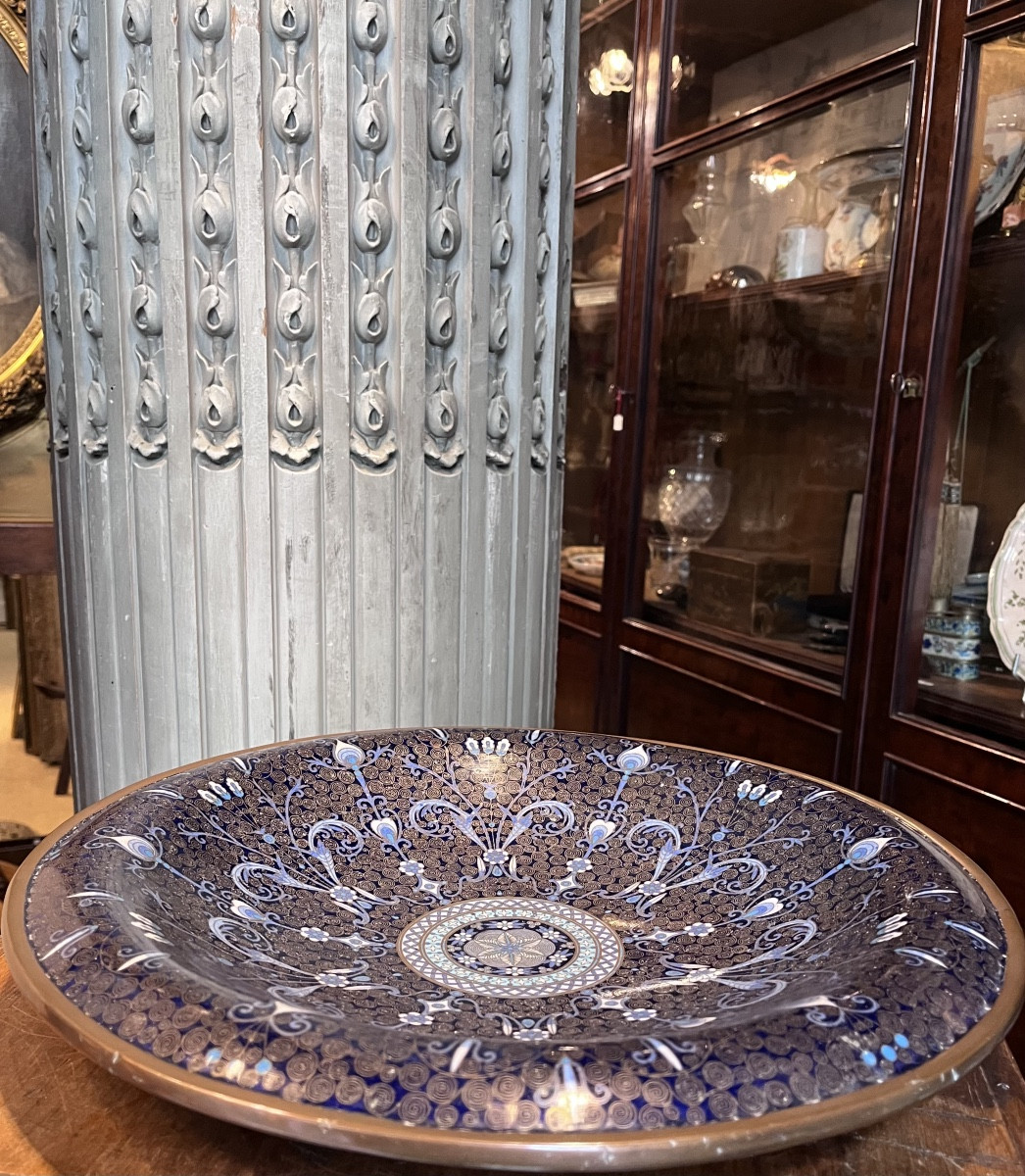 Large Deep Dish On Circular Pedestal.-photo-2