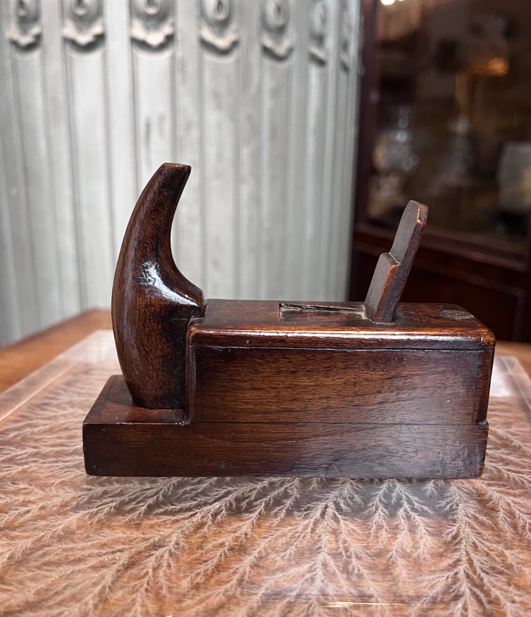 Tabatière à système en forme de varlope .