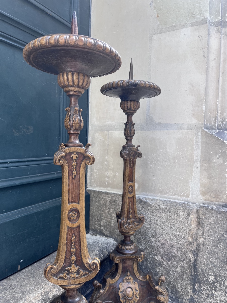 Paire de pique cierge en bois sculpté et peint .-photo-4