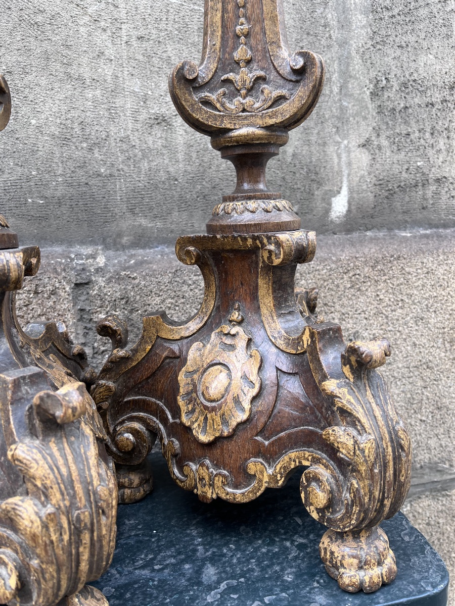 Paire de pique cierge en bois sculpté et peint .-photo-6