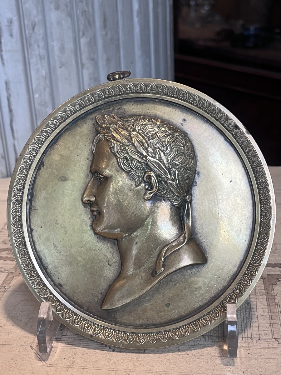 Large Bronze Medallion Depicting Napoleon.-photo-2