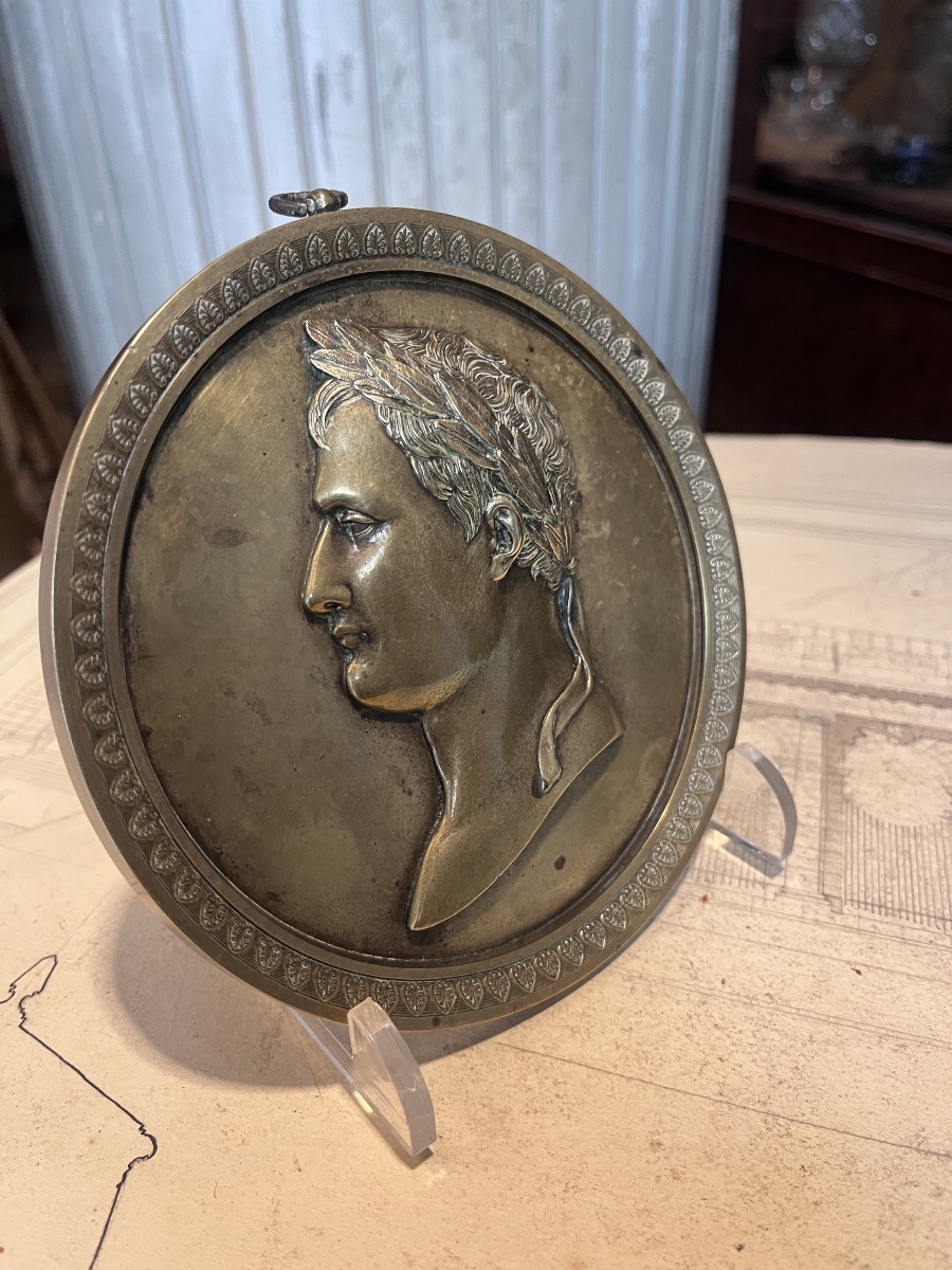 Large Bronze Medallion Depicting Napoleon.-photo-8