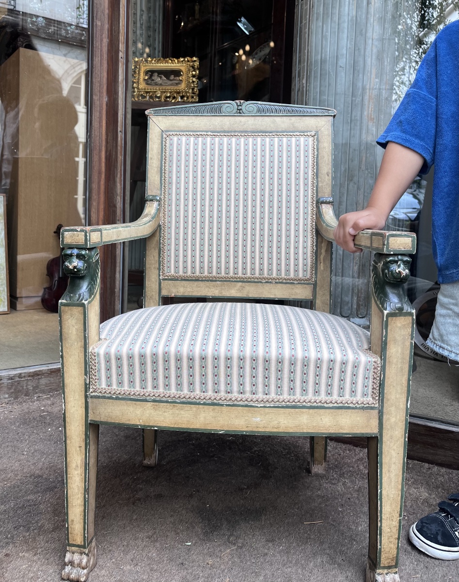 Lacquered Wooden Children's Chair.-photo-2