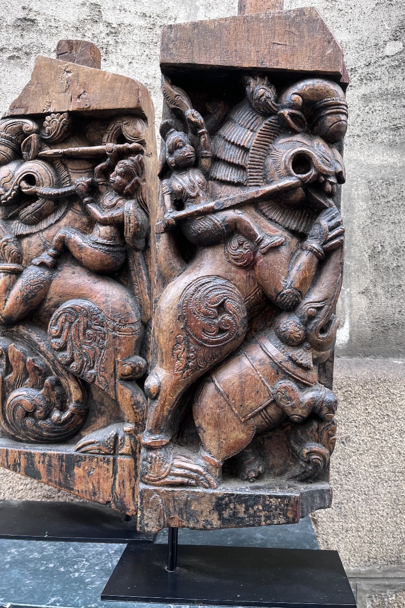 Paire d’éléments en bois sculpté . Inde -photo-2