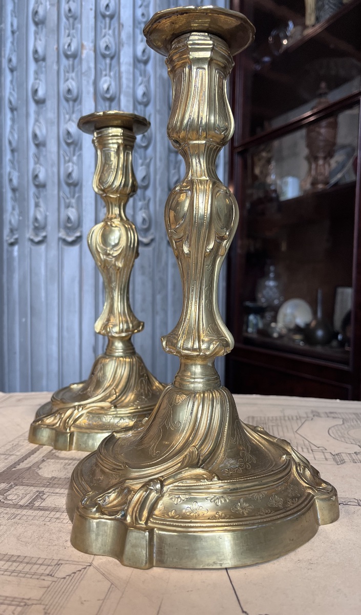 Paire de flambeaux de style Louis XV en bronze .-photo-2