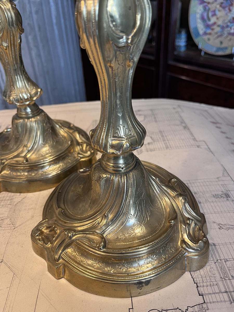 Paire de flambeaux de style Louis XV en bronze .-photo-4