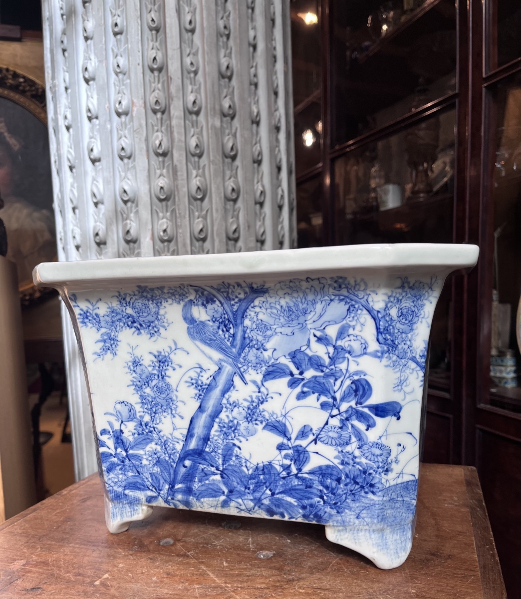 Japan. Large Porcelain Planter.