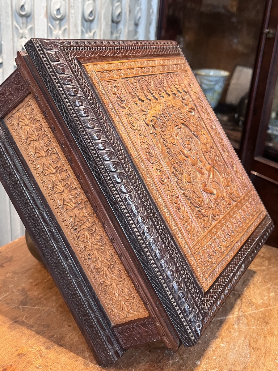 Coffret en bois sculpté , Indonésie .